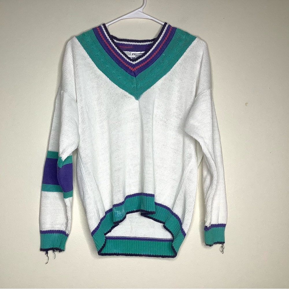 < Vintage 62 East Varsity Style Sweater >